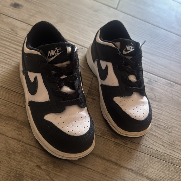 Toddler Nike Dunks - Picture 3 of 6